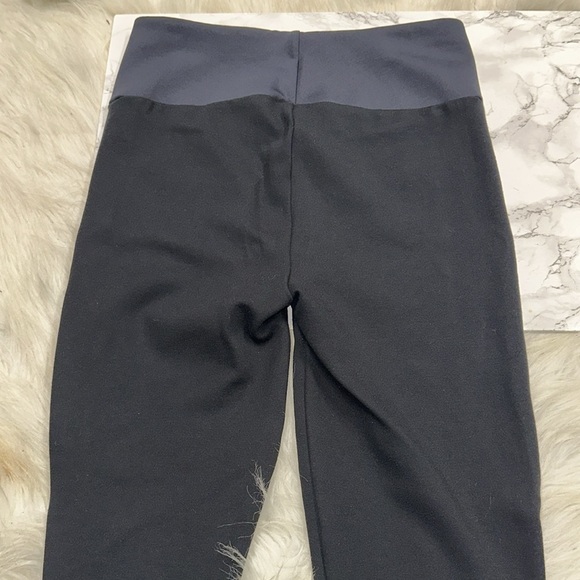 Cabi Black and Gray Leggings with Zipper Pockets size xsmall - Picture 7 of 7